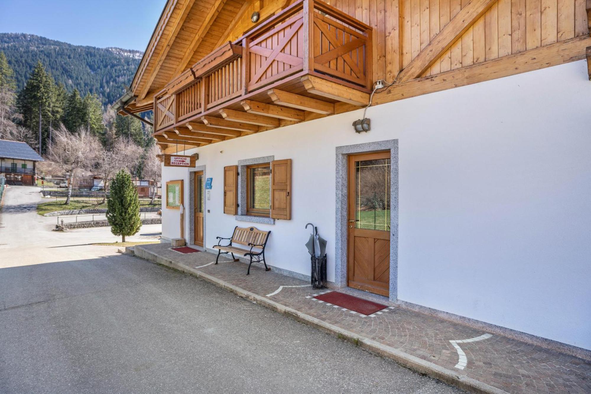 Chalet Camping Fae 1 Madonna Esterno foto