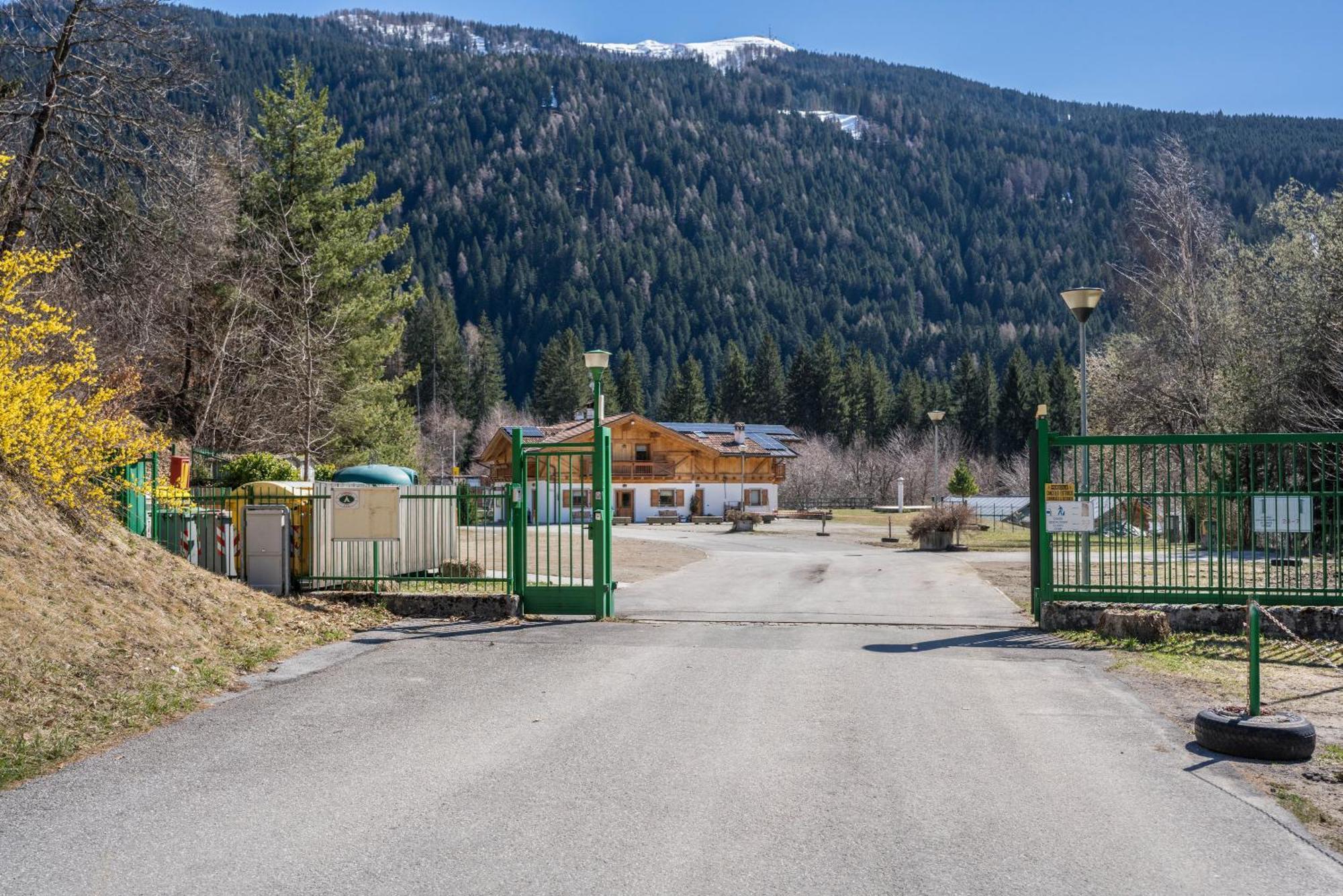 Chalet Camping Fae 1 Madonna Esterno foto